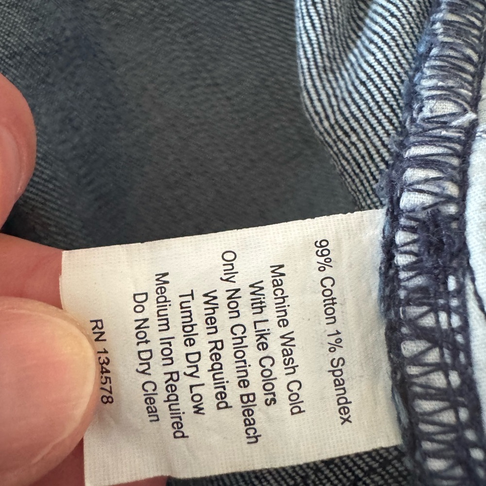 Vineyard Vines Women’s Cropped Jeans - Picture 5 of 5